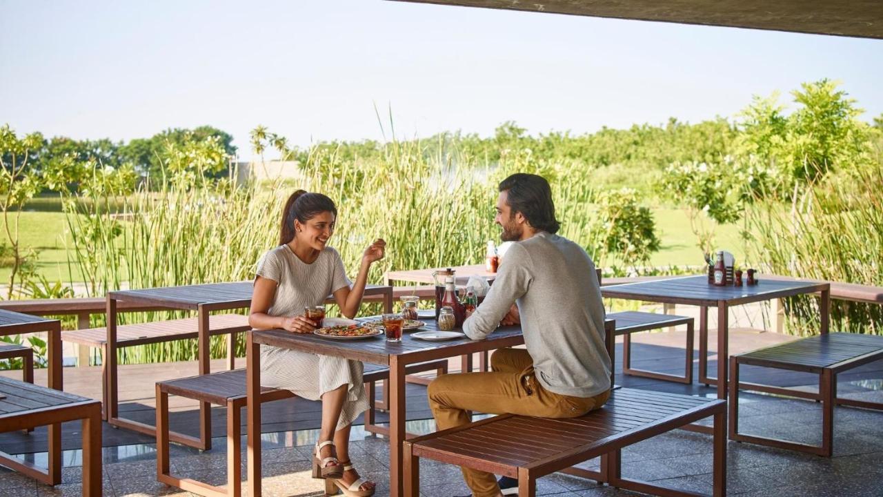 Life At Repose- Lake Villas Resort & Club Chor Warodra Экстерьер фото